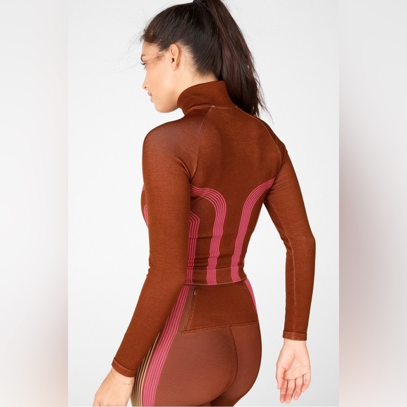 NWT - 2 Pc - FABLETICS - CASEY SEAMLESS JACKET AND LEGGINGS - Picture 3 of 10